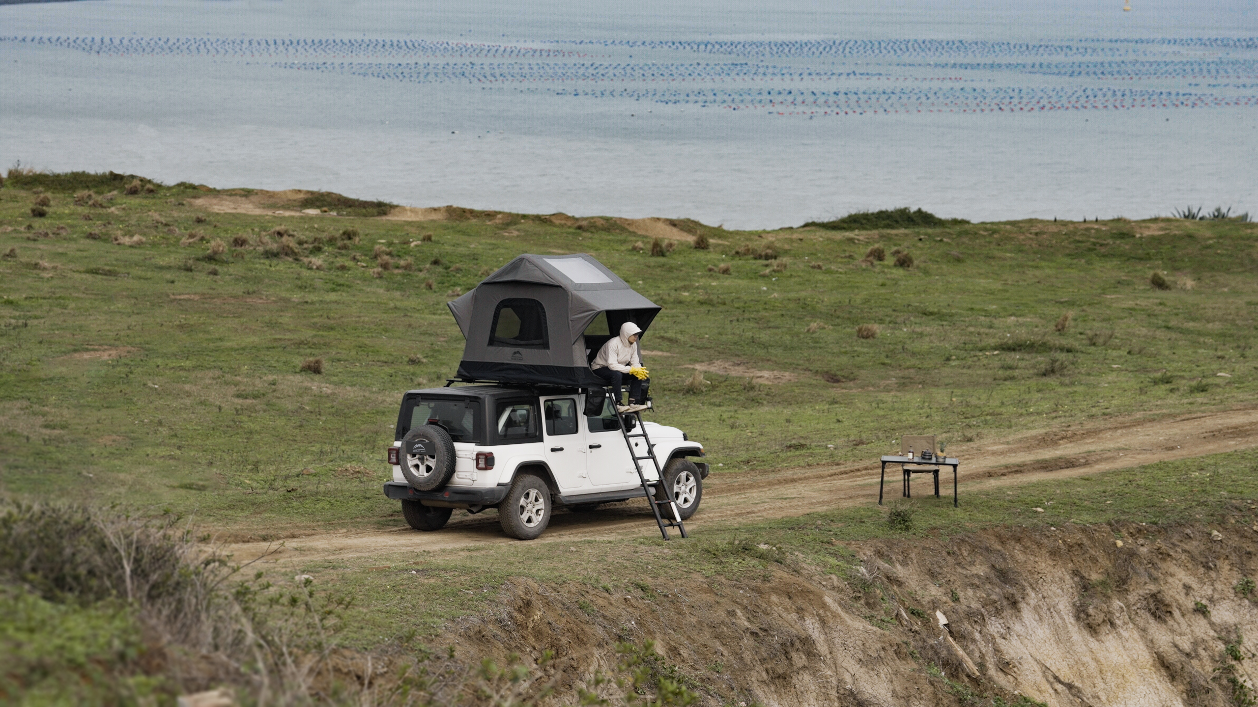 Inflatable 3 Person Roof Top Tent Skyward