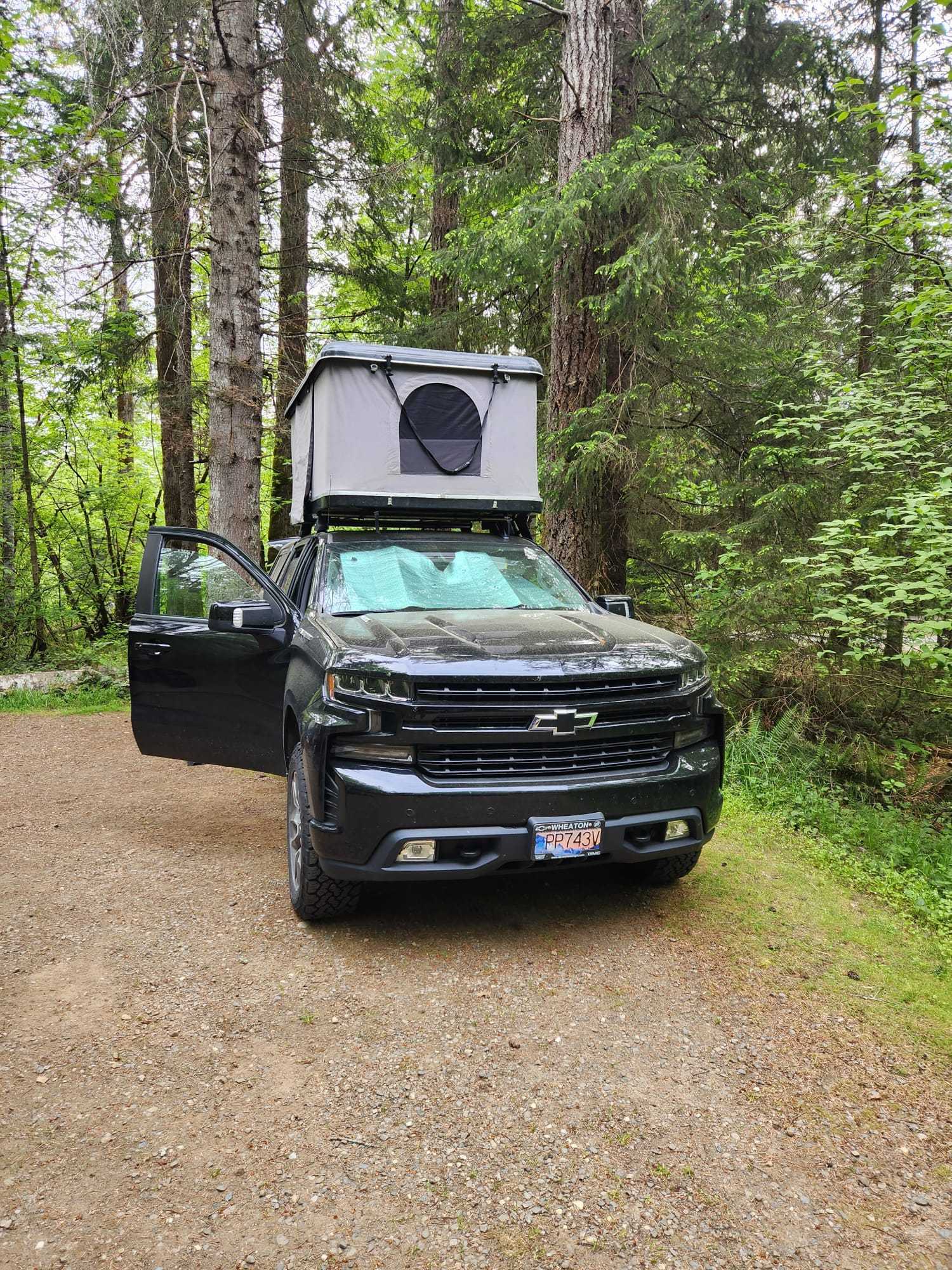 White Hardshell Slim Roof Tent