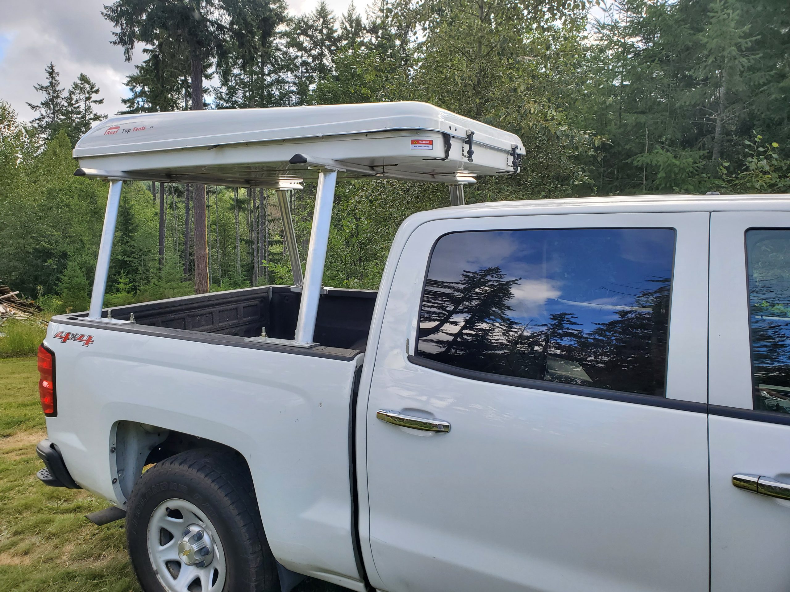 Black Hardshell Slim Roof Tent