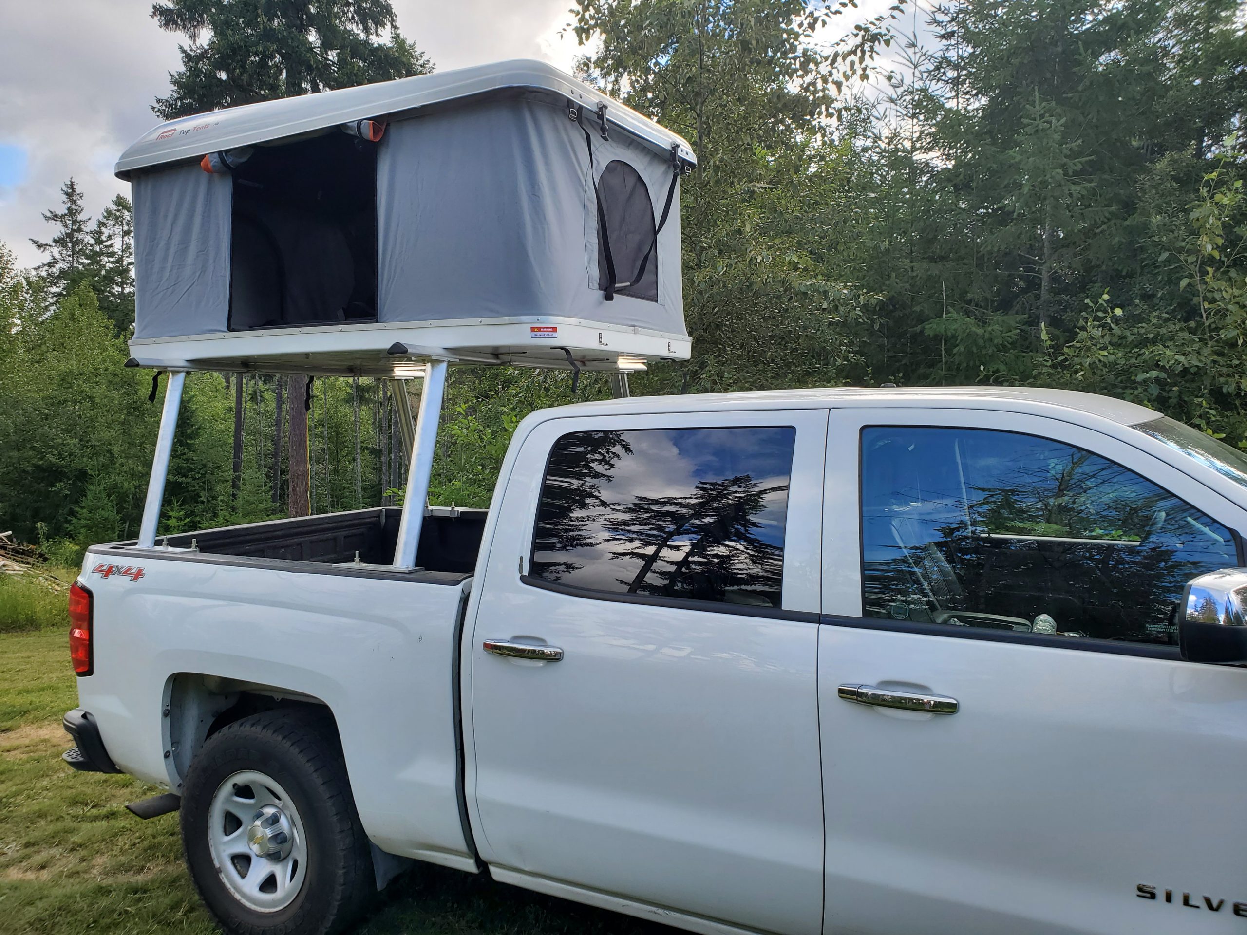 Black Hardshell Slim Roof Tent