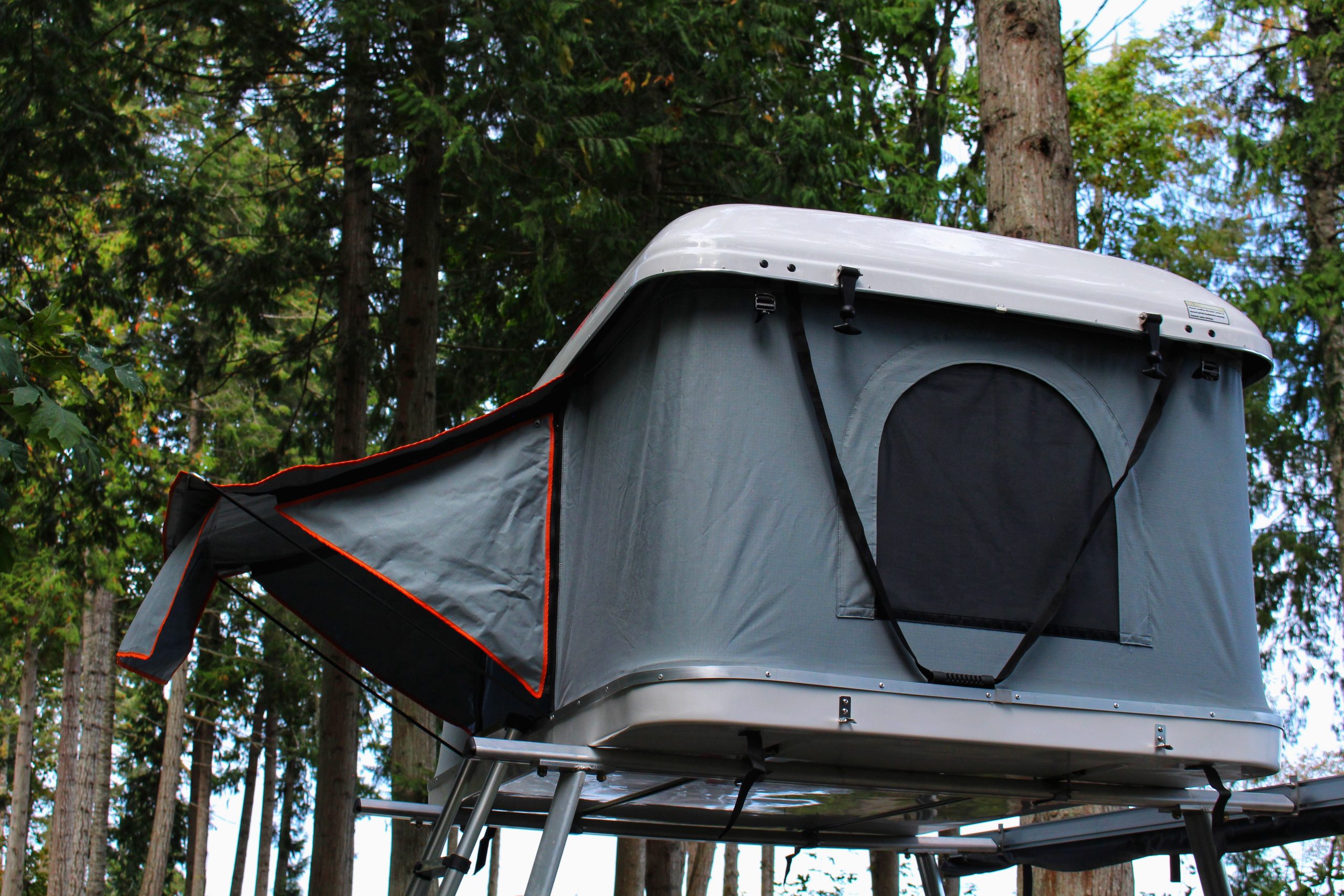 Black Hardshell Slim Roof Tent