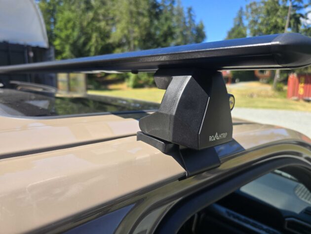 ApexMount™ Series Cross Bars Mounts to Bare Vehicle Roof