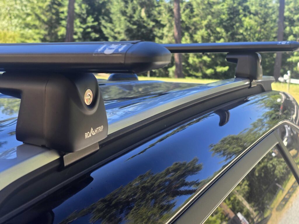 FlushRail™ Series Cross Bars Mount to Flush Rails