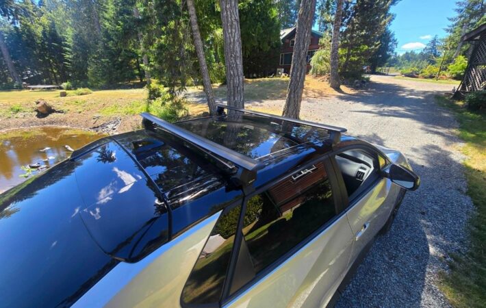 ApexMount™ Series Cross Bars Mounts to Bare Vehicle Roof