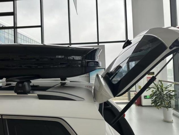 ROAHTRIP Titan Roof Cargo Box Canada | Dual-Side Opening, Weatherproof Storage